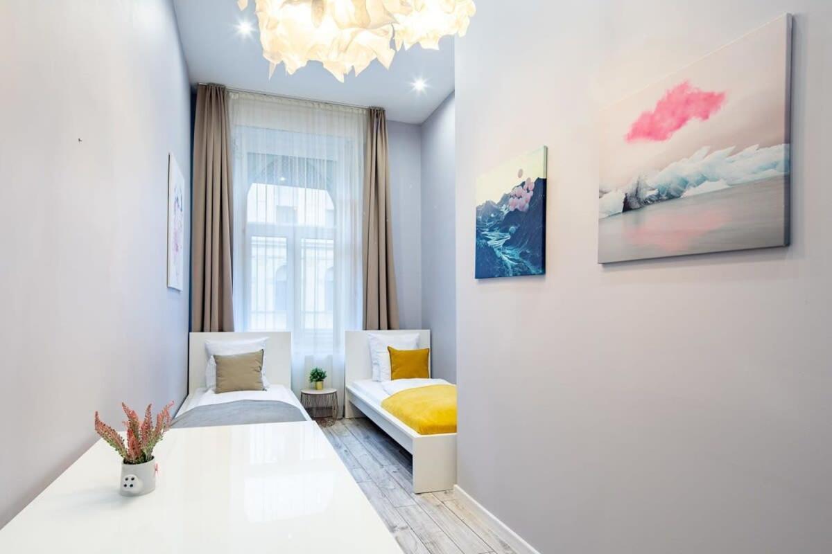 - Large And Comfy Apartment Budapest