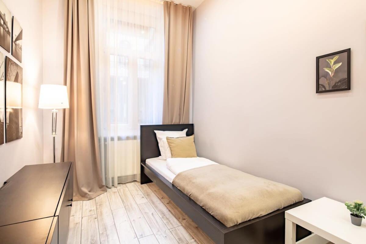 Apartment - Large And Comfy *