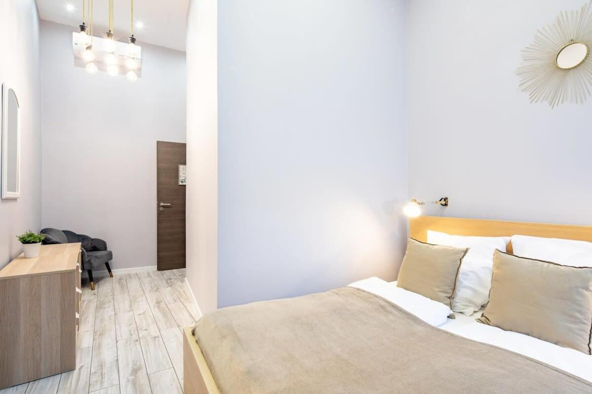 - Large And Comfy Apartment Budapest
