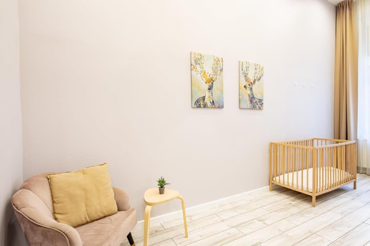 - Large And Comfy Apartment Budapest