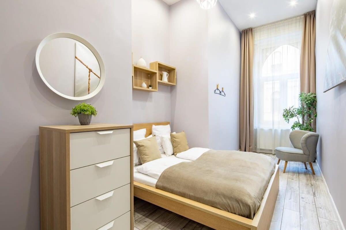 - Large And Comfy Apartment Budapest